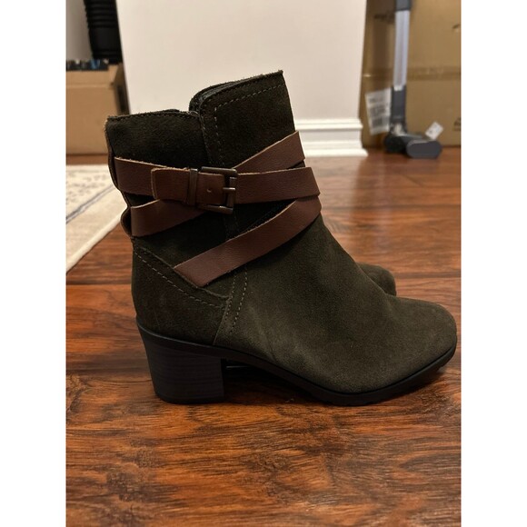 Skechers Agenda Olive Buckle Chucky Heel Suede Boots Size 7 - Picture 4 of 4